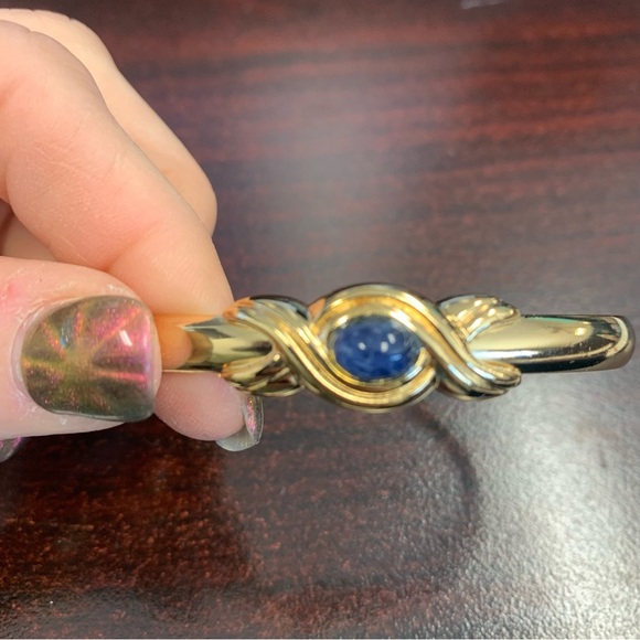 Avon “Blue Iris” Gold and Blue Stone cuff Bracelet NIB 1990 - Picture 2 of 6